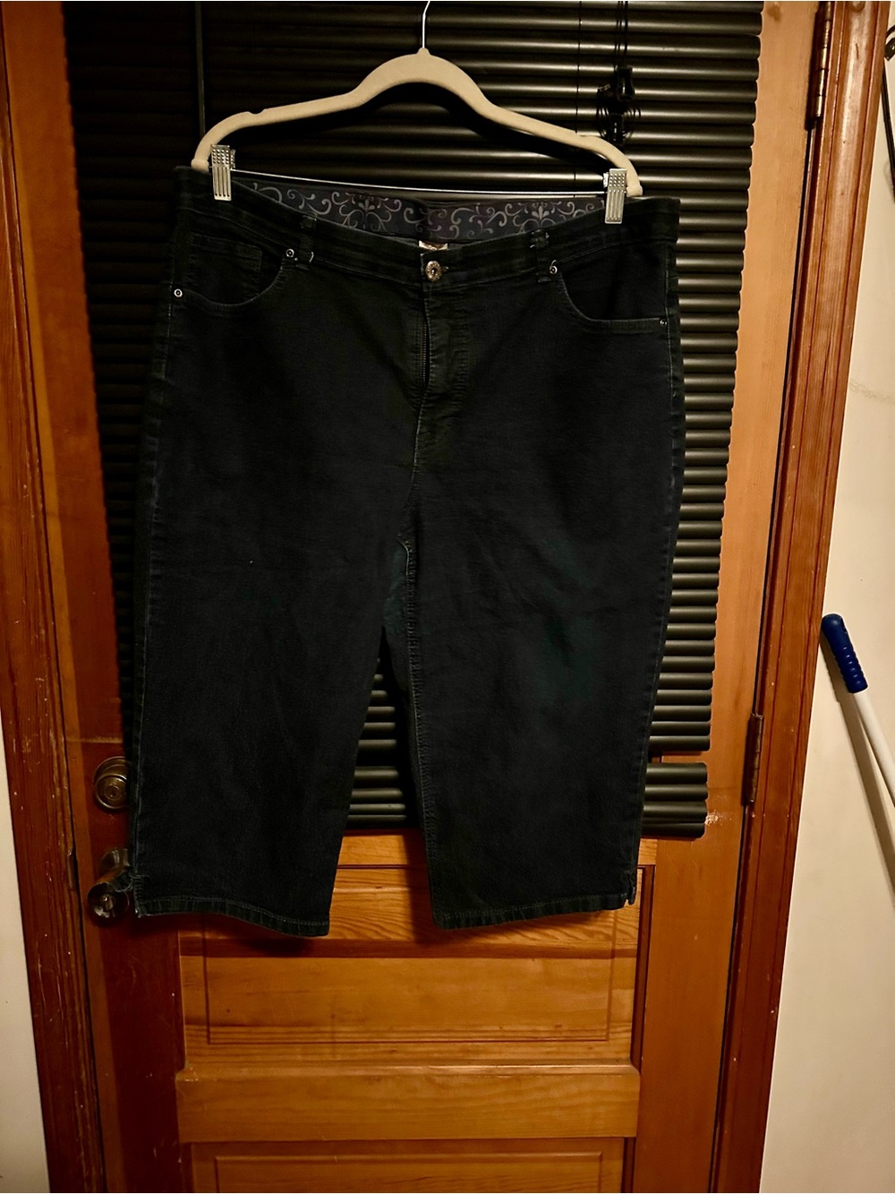 Faded Glory Dark Capri Jeans